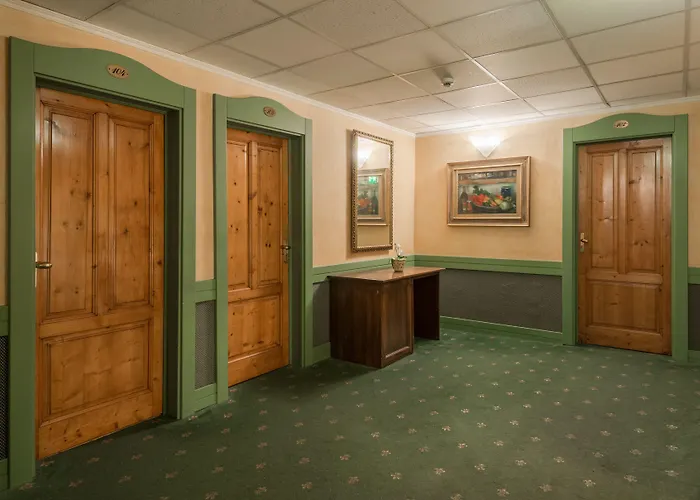 Hotel Minerva Palace 4*