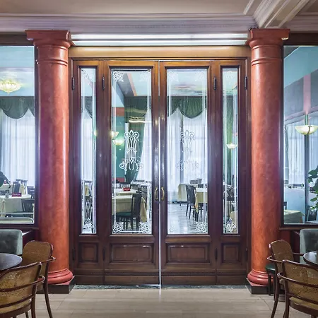 Отель Minerva Palace 4*