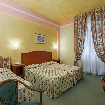 Отель Minerva Palace 4*
