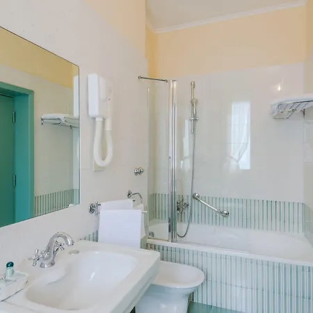 Отель Minerva Palace Монтекатини-Терме